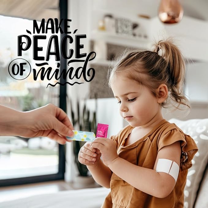 EVERLIT Mini Rescue Pack | 105 Medical Essentials Organized in Portable Storage Bag | Pocket Size Kids First Aid Kit with D Ring | Small Family-Friendly Travel Medical Kit (Camping)