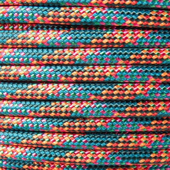 Paracord Planet Holiday Colors 550 Paracord – Great for DIY, Bracelets, and Lanyards – Mele Kalikimaka (50 Feet)