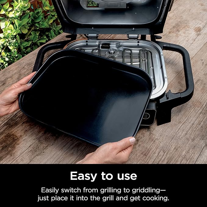 Ninja XSKGRDPLT Woodfire, Outdoor Flat Top Griddle Plate, Compatible with Ninja Woodfire Grills (OG700 series), Ceramic Coating, Insert, Black/Grey