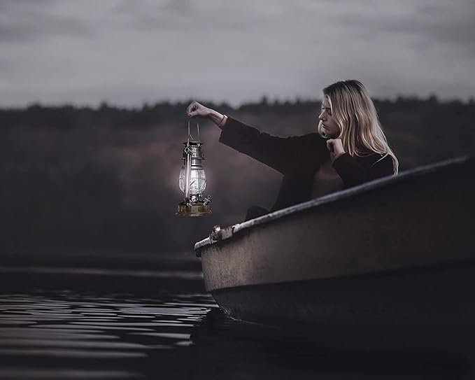 YAKii LED Vintage Lantern Metal Hanging Hurricane Lantern 12 LED Dimmer Switch Cold White Battery Operated Power Outage Indoor Camping Lighting Outdoor Brooklyn Decoration(Copper)