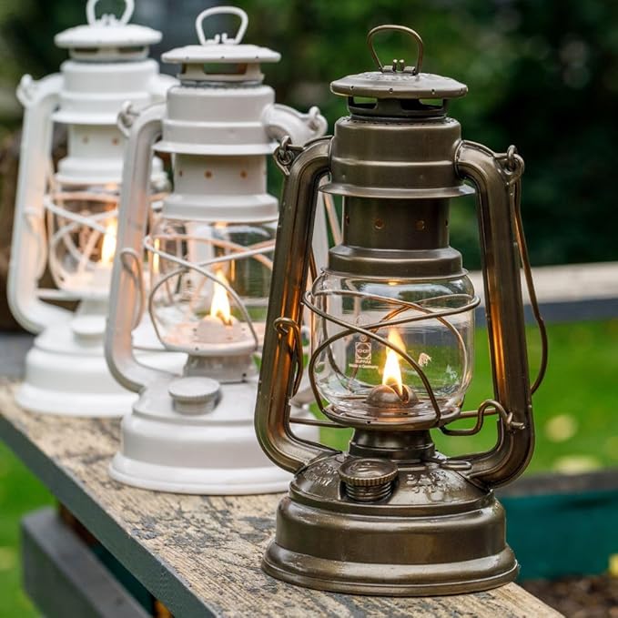 Outdoor Kerosene Fuel Lantern, German Made Weather Resistant Baby Special 276 Galvanized Hurricane Lamp for Camping or Patio, 10 Inches, Bronze